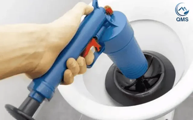 Các cách thông bồn cầu bị nghẹt trong 5 phút 5 Các cách thông bồn cầu bị nghẹt trong 5 phút